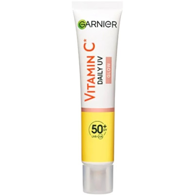 GARNIER SKIN NATURALS VITAMIN C Daily UV Fluid Glow SPF50+ дневен флуид за лице с витамин C за сияен тен за всеки тип кожа 40 мл
